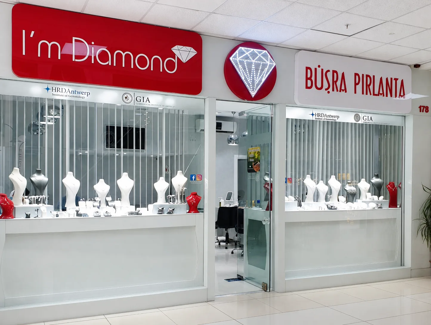 I’m Diamond ve Büşra Pırlanta Kuyumcukent mağazası