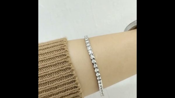 Outlet Diamond 3,83 Ct F-G Color HRD Certified Tennis Bracelet