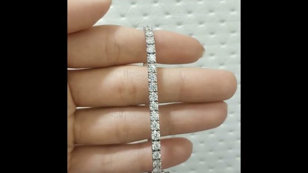 Outlet Diamond 6,74 Ct E-F Color HRD Certified Tennis Bracelet