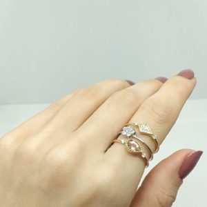 Outlet Diamond 0.89 Ct F-G Color Diamond and Morganite Ring