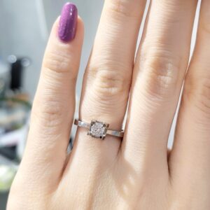 Outlet Diamond 0.31 Ct F Color HRD Certified Solitaire Ring