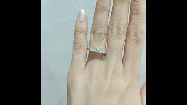 Outlet Diamond 0,54 Ct F-G Color Five Stone Ring