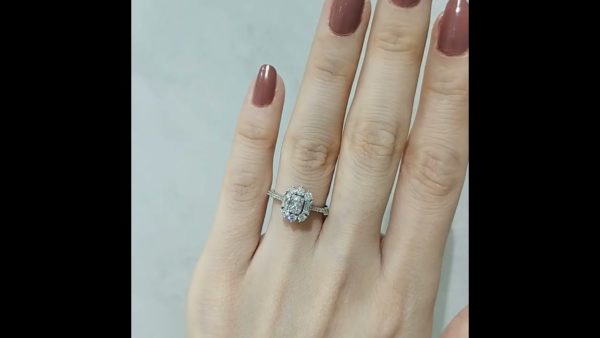 Outlet Diamond 0,60 Ct G-H Color Baguette Ring