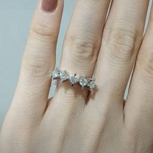 Outlet Diamond 0,72 Ct F-G Color Five Stone Ring