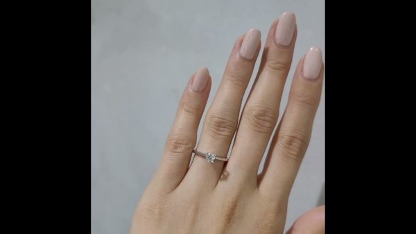 Outlet Diamond 0.32 Ct E Color HRD Certified Solitaire Ring