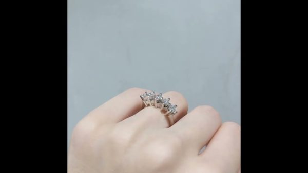 Outlet Diamond 1,00 Ct E-F Color Five Stone Ring