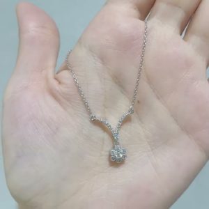 Outlet Pırlanta 0,24 Ct  Çiçekli Zarif Kolye