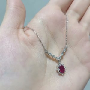 Outlet Pırlanta 0,67 Ct Pırlanta ve Yakut Kolye