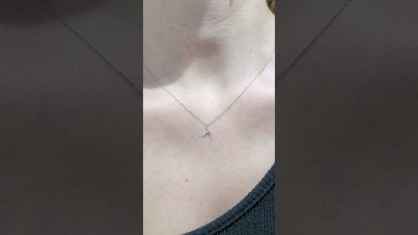 Pırlanta 0,04 Ct T Harf Kolye ürün videosu