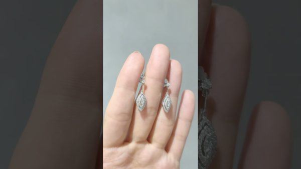 Pırlanta 0,45 Ct Tasarım Küpe ürün videosu