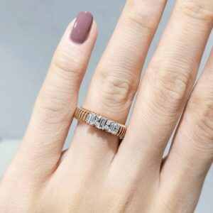 Outlet Pırlanta 0,32 Ct Baget Tria Rose Tasarım Yüzük