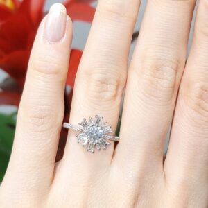 Outlet Pırlanta 0,96 Ct Baget Pırlantalı Beyaz Safir Yüzük