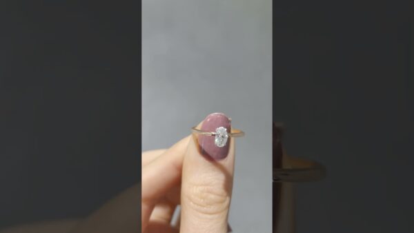 Pırlanta 0,32 Ct E Renk HRD Sertifikalı Oval Tektaş Yüzük ürün videosu