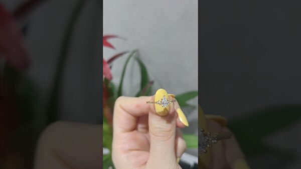 Pırlanta 0,32 Ct Tasarım Damla Tektaş Yüzük ürün videosu