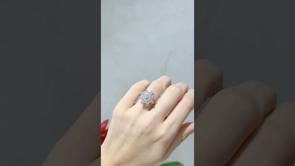Pırlanta 0,45 Ct Fantezi Çiçek Yüzük ürün videosu