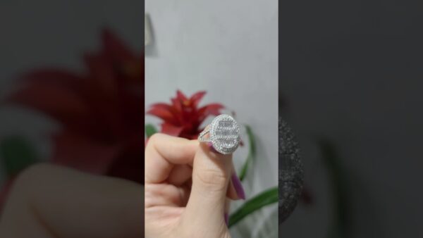Pırlanta 1,27 Ct Baget Oval Tasarım Yüzük ürün videosu