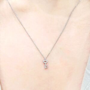 Outlet Pırlanta 0,03 Ct Anahtar Kolye