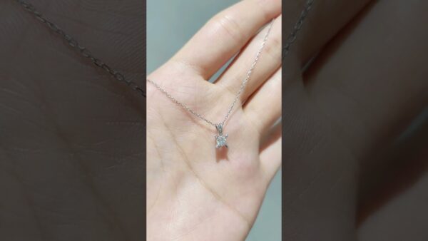 Pırlanta 0,22 Ct Tektaş Kolye ürün videosu