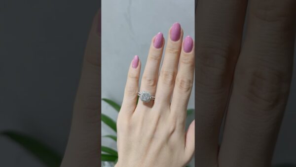 0.82 Ct Diamond Ring product video