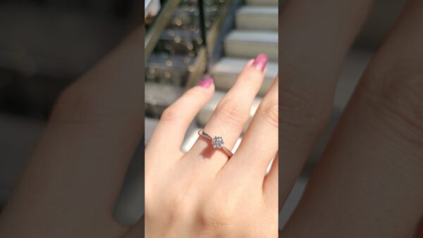 Pırlanta 0,40 Ct E Renk GIA Sertifikalı Tektaş Yüzük ürün videosu
