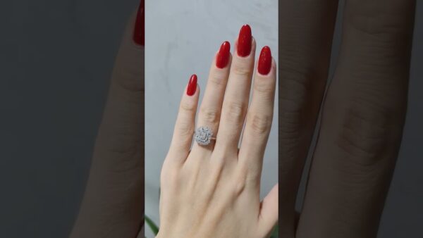Pırlanta 0,41 Ct Tasarım Baget Yüzük ürün videosu