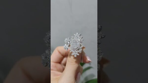 Pırlanta 3,33 Ct Baget Pırlantalı Tasarım Yüzük ürün videosu