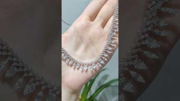 Pırlanta 3,93 Ct Fantezi Baget Gerdanlık ürün videosu