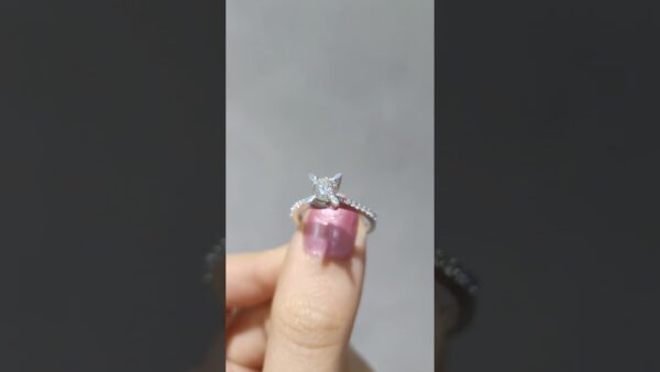 Pırlanta 0,65 Ct HRD Sertifikalı Tektaş Yüzük ürün videosu