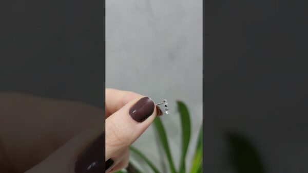 Pırlanta 0,06 Ct Sallantılı Yıldız Tek Küpe ürün videosu