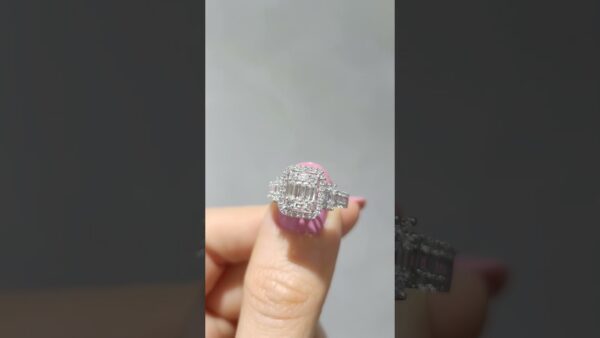 Pırlanta 0,92 Ct Baget Yüzük ürün videosu