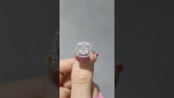 Pırlanta 0,95 Ct Baget Yüzük ürün videosu
