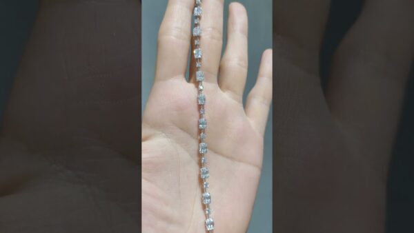 Pırlanta 2,56 Ct Zarif Baget Bileklik ürün videosu