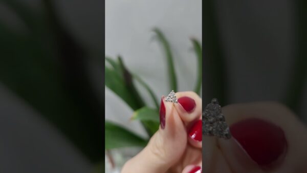 Pırlanta 0,10 Ct Tria Tek Küpe ürün videosu