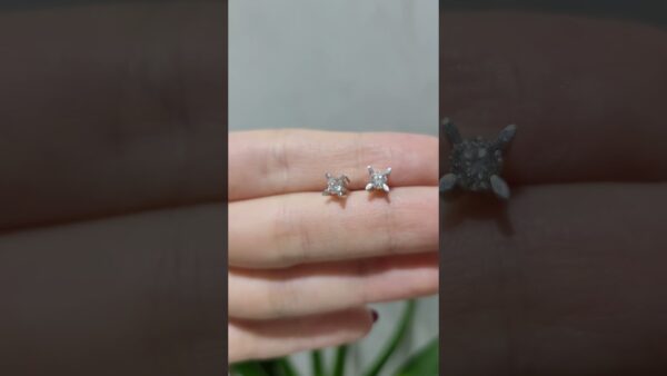 Pırlanta 0,39 Ct Tektaş Küpe ürün videosu