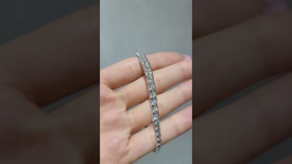 2.30 Ct Graduated Tennis Diamond Bracelet product video