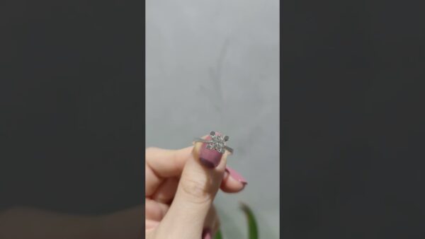 Pırlanta 0,90 Ct HRD Sertifikalı Tektaş Yüzük ürün videosu