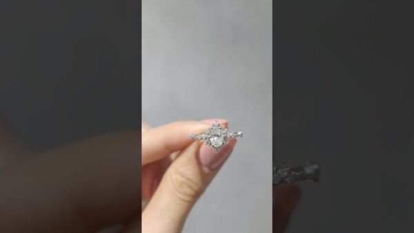 0.81 Ct HRD-Certified Traditional Oval Solitaire Diamond Ring product video