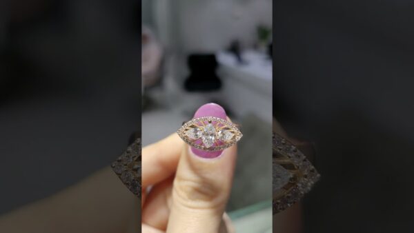 Pırlanta 0,93 Ct Markiz Tasarım Yüzük ürün videosu