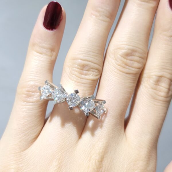 Pırlanta 3,03 Ct GIA Sertifikalı Beştaş Yüzük YZ10209