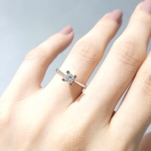 Outlet Pırlanta 0,32 Ct HRD Sertifikalı Tektaş