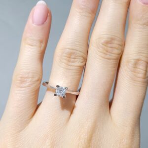 Outlet Pırlanta 0,37 Ct E Renk HRD Sertifikalı Tektaş Yüzük YZ09974