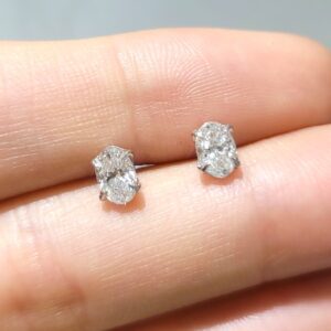 Outlet Pırlanta 0,80 Ct HRD Sertifikalı Oval Tektaş Küpe KP02795