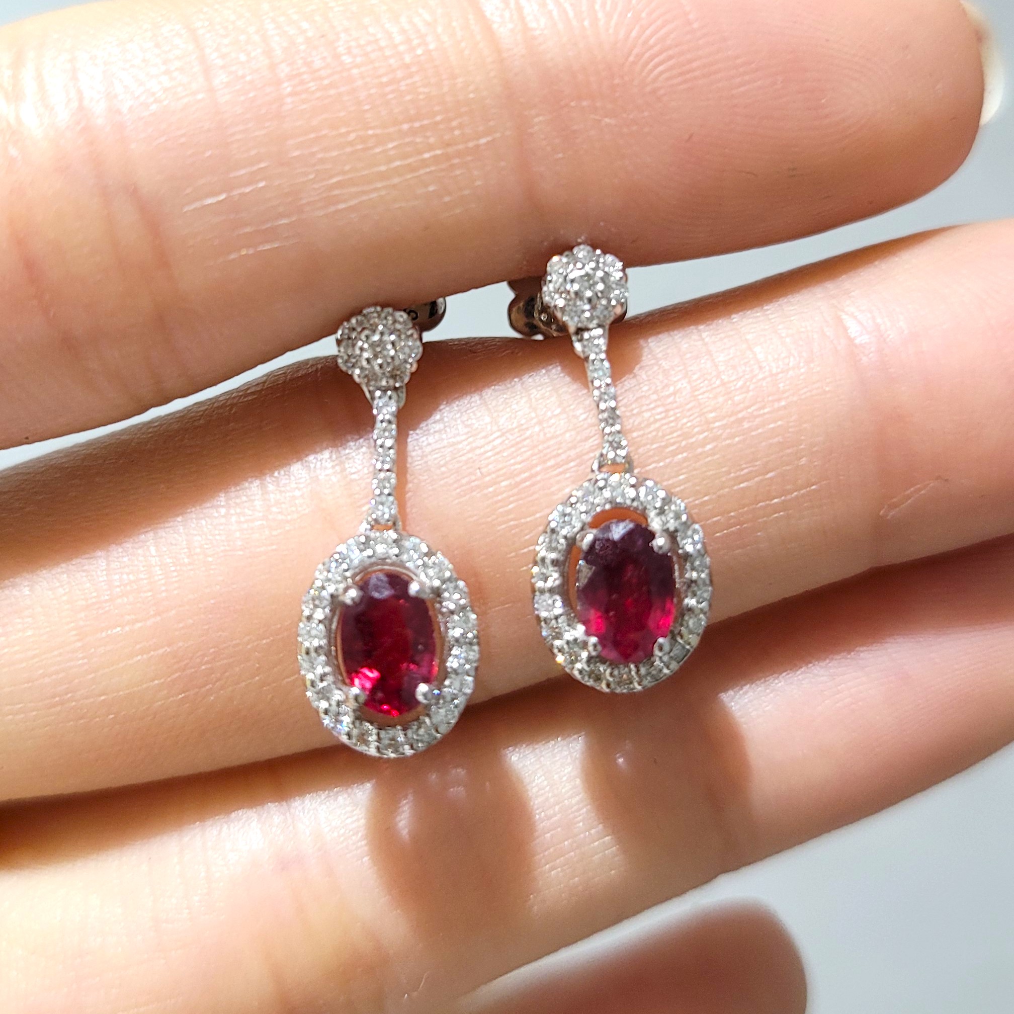 Outlet Pırlanta 2,24 Ct Pırlanta ve Yakut Küpe KP02781