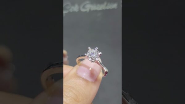 1.00 Ct D-Colour HRD-Certified Solitaire Diamond Ring product video