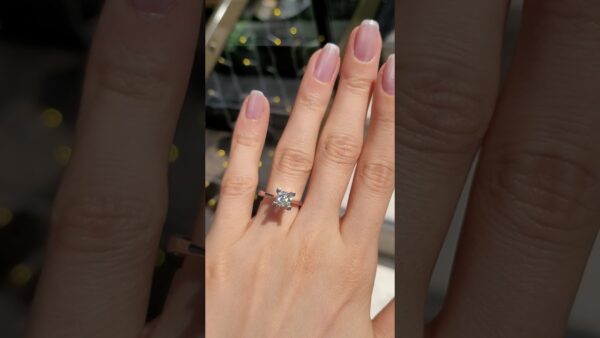 1.00 Ct E-Colour HRD-Certified Solitaire Diamond Ring product video
