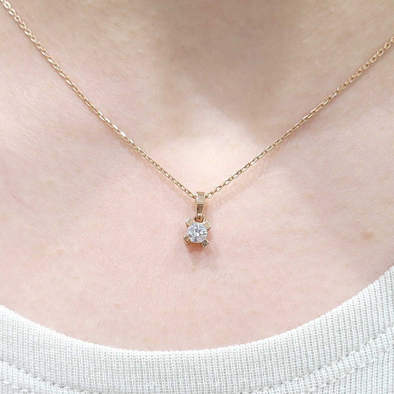 Outlet Pırlanta 0,20 Ct Tektaş Rose Kolye