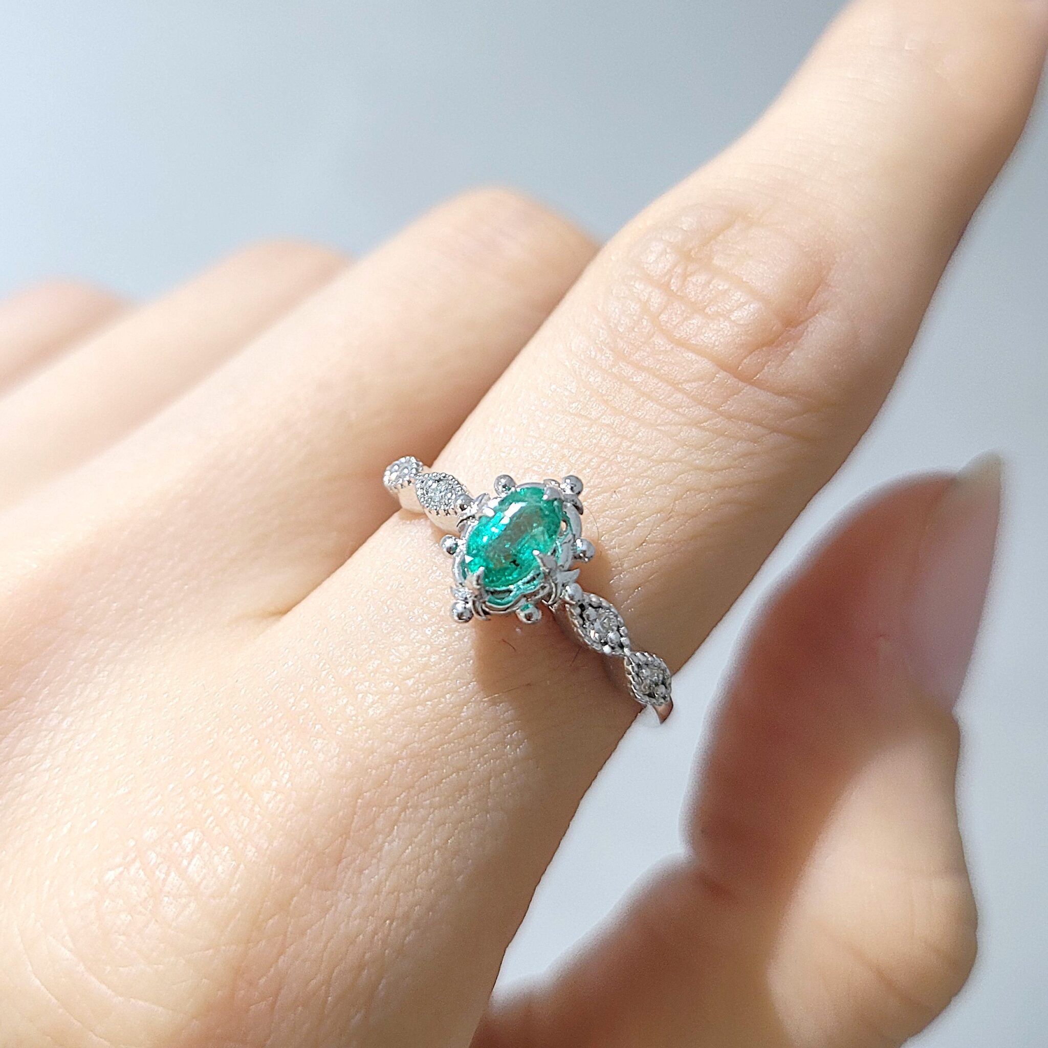 Outlet Pırlanta 0,38 Ct Pırlanta ve Zümrüt Yüzük