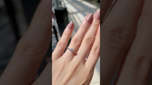 Pırlanta 0,40 Ct HRD Sertifikalı Tektaş Yüzük ürün videosu