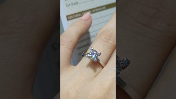 Pırlanta 1,00 Ct E Renk GIA Sertifikalı Tektaş Yüzük ürün videosu