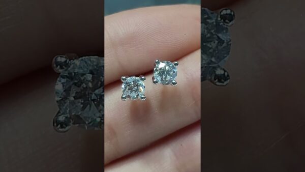 Pırlanta 1,01 Ct HRD Sertifikalı Tektaş Küpe ürün videosu